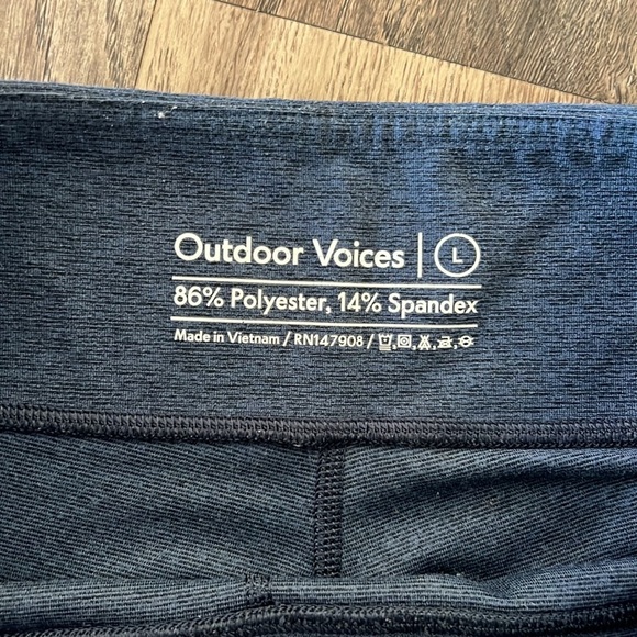 Like New Outdoor Voices 7/8 Warm Up Leggings Navy Heather Large - Picture 3 of 4